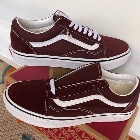 Vans WMNS Old Skool
Color Theory Bitter Chocolate 
VN0005UF7YO
Sneakers - Picture 12 of 16